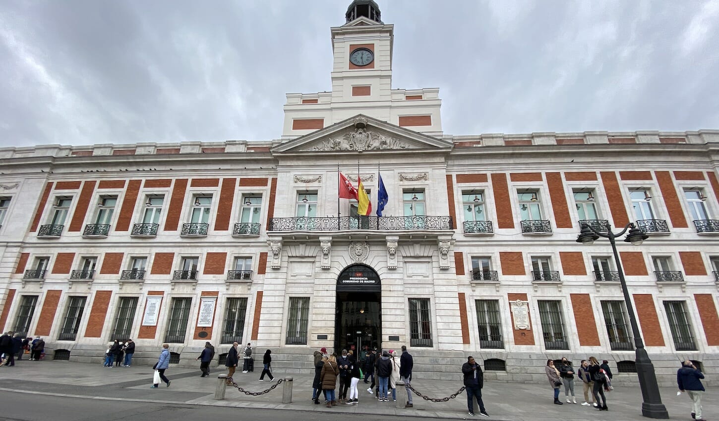 Real-Casa-Correos en la Puerta del Sol en Madrid