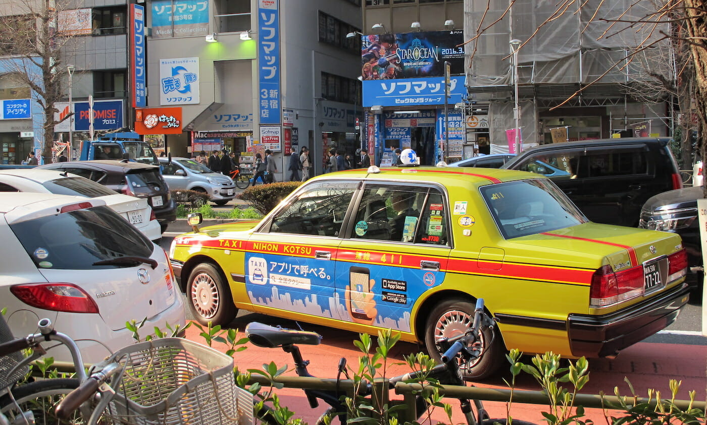 Taxi y tráfico en Tokio