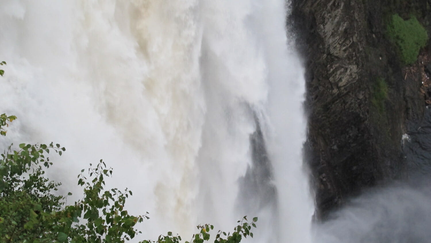 Catarata Montmornecy en los alrededores de Quebec