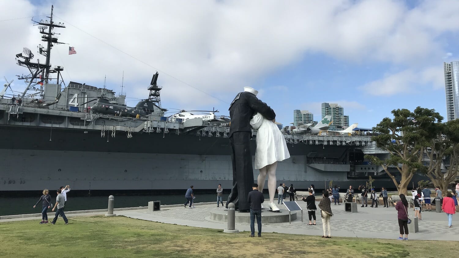 Estatua del Beso en San Diego