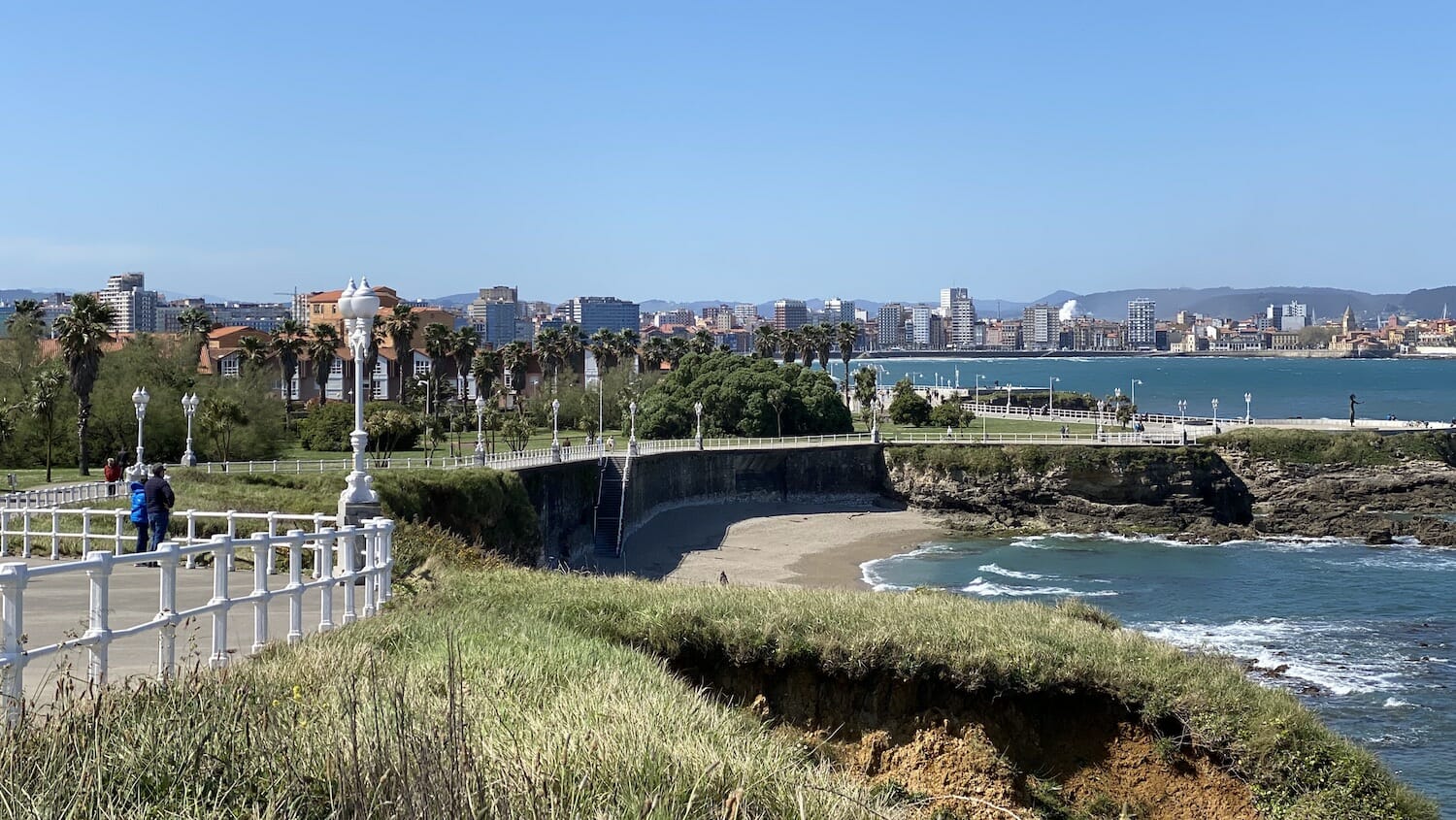 Vista de la Playa del Rinconín en Gijón