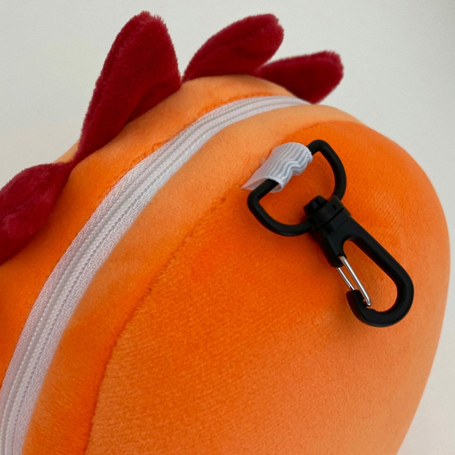 Legami Cuscino Da Viaggio Con Mascherina - Tema Penguin, Salvaspazio, Chiusura A Zip, 16x16cm, Per Auto, Aereo - Foto 2